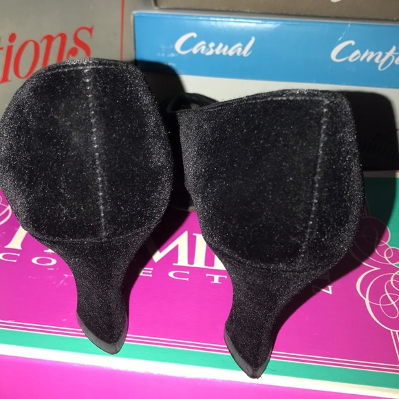 Premiere Collection Suede Shoes - Picture 4 of 15